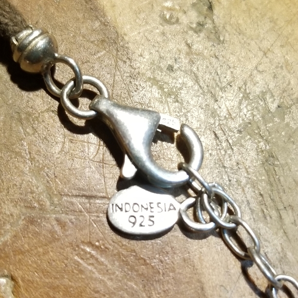 Indonesia 925 Resin Leaf Pendant - Picture 8 of 10